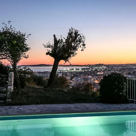 Sea View & Close To